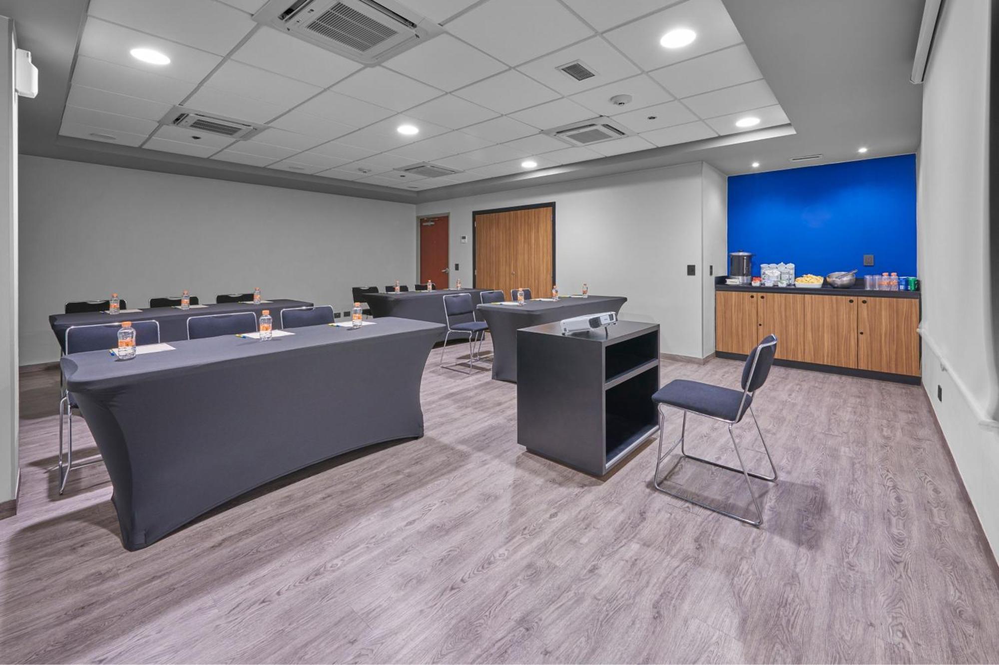 City Express By Marriott Ирапуато Екстериор снимка