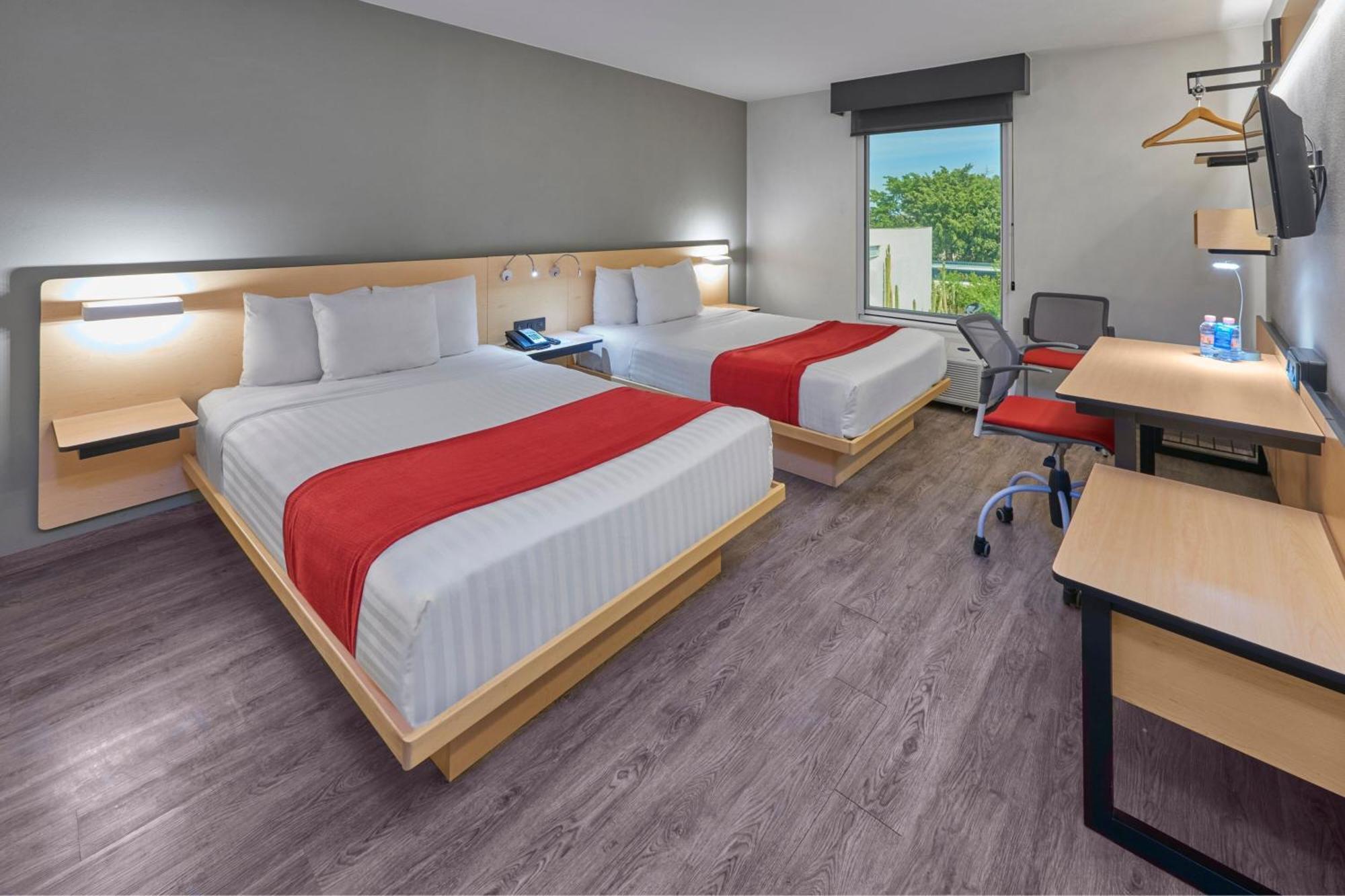 City Express By Marriott Ирапуато Екстериор снимка